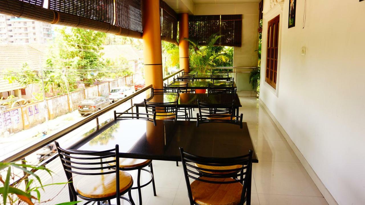 Thayamkery'S Royal Inn Kochi Eksteriør billede