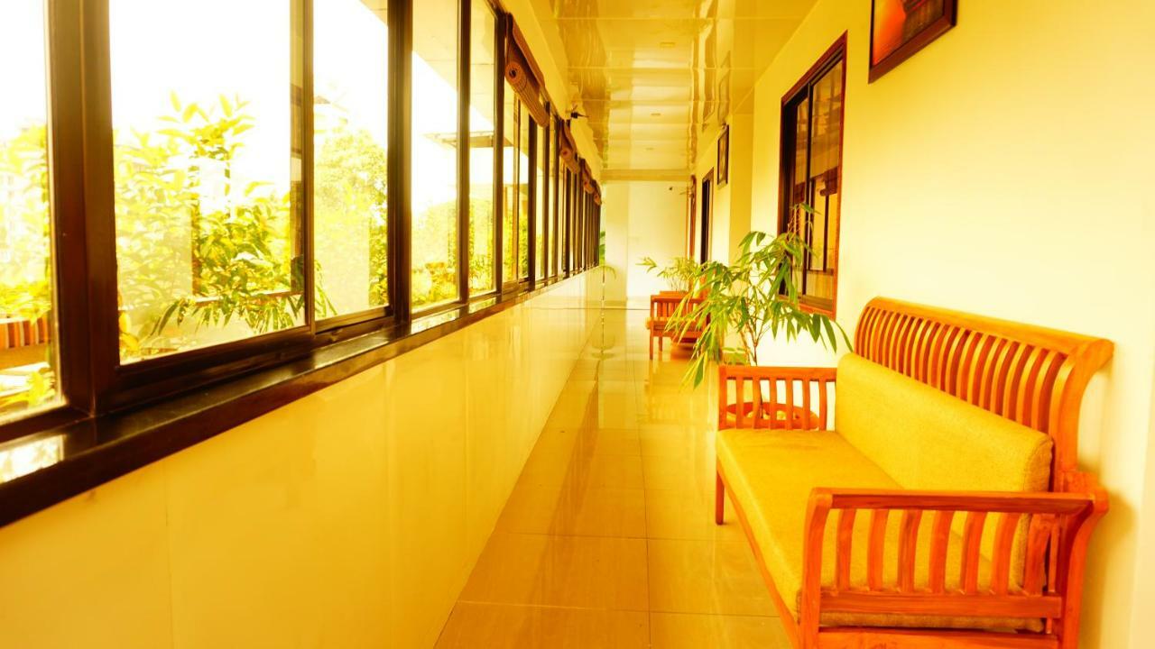 Thayamkery'S Royal Inn Kochi Eksteriør billede